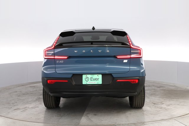 2022 Volvo C40 Recharge — photo 12 of 22