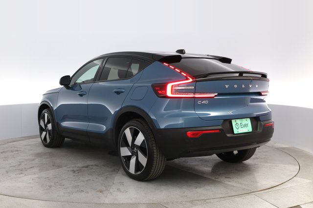 2022 Volvo C40 Recharge — photo 13 of 22