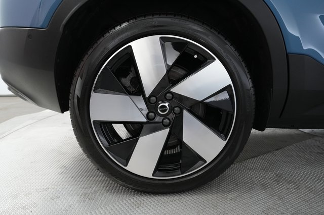 2022 Volvo C40 Recharge — photo 17 of 22