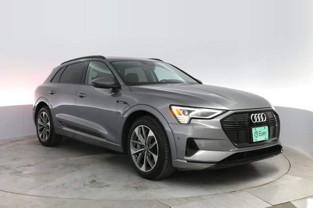 2021 Audi e-tron — photo 10 of 21