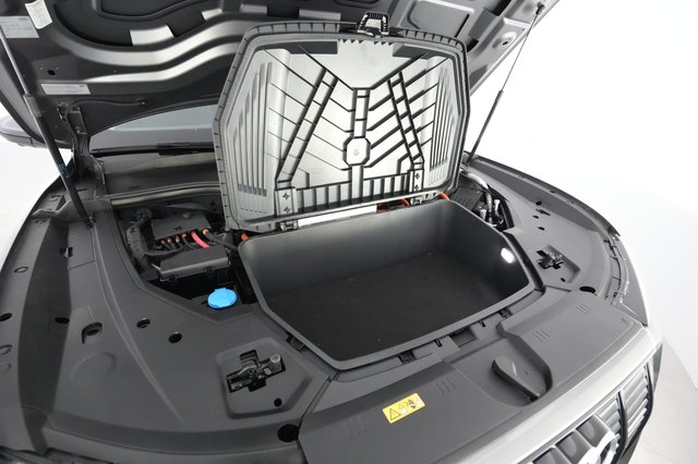 2021 Audi e-tron — photo 20 of 21