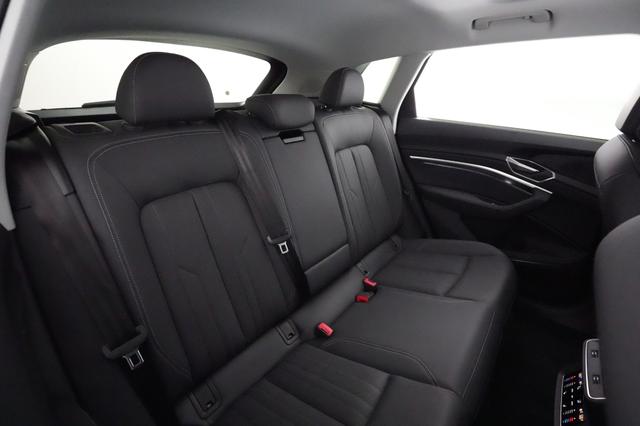2021 Audi e-tron — photo 4 of 21