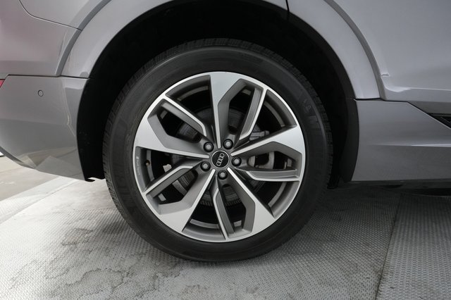 2021 Audi e-tron — photo 17 of 21