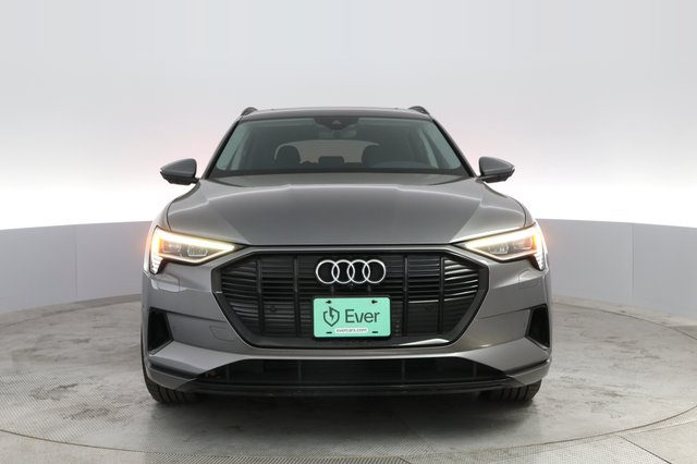 2021 Audi e-tron — photo 9 of 21