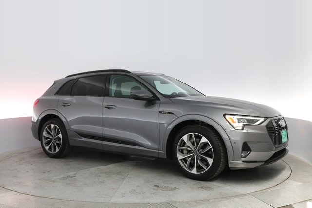 2021 Audi e-tron — photo 11 of 21