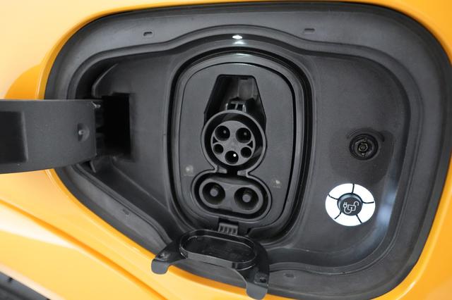 2021 Ford Mustang Mach-E — photo 8 of 22