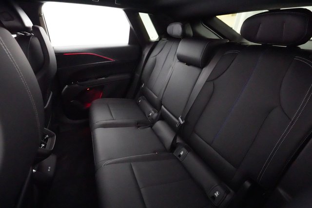 2024 Cadillac LYRIQ — photo 18 of 20