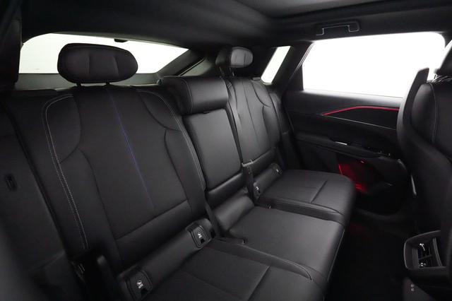 2024 Cadillac LYRIQ — photo 4 of 20