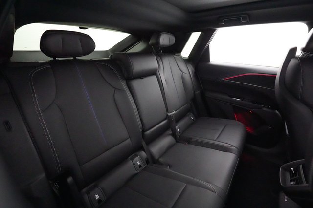2024 Cadillac LYRIQ — photo 4 of 20