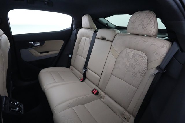 2022 Polestar 2 — photo 19 of 22