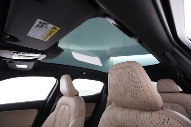 2022 Polestar 2 — photo 20 of 22