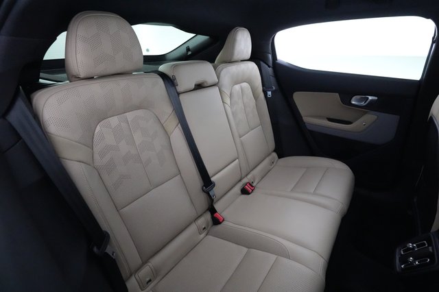 2022 Polestar 2 — photo 4 of 22
