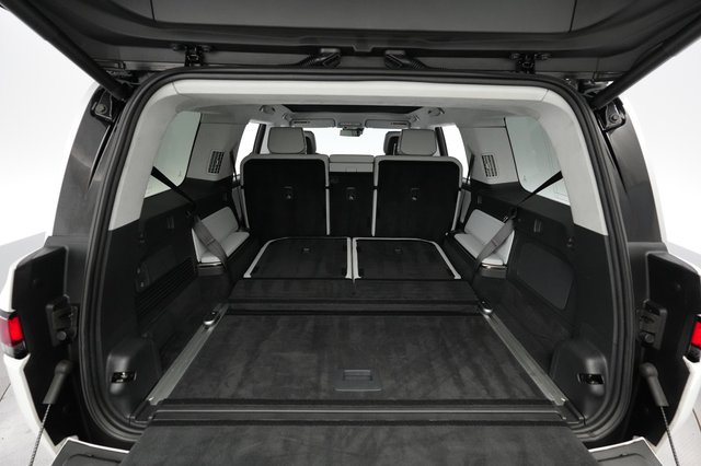 2023 Rivian R1S — photo 6 of 24