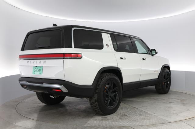 2023 Rivian R1S — photo 2 of 24