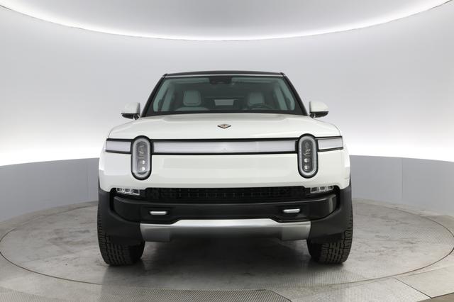 2023 Rivian R1S — photo 9 of 24
