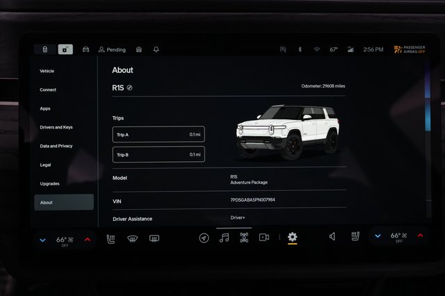 2023 Rivian R1S — photo 5 of 24