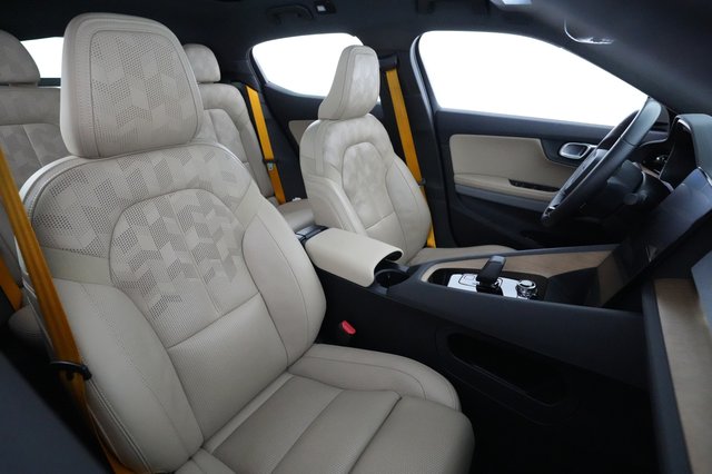 2022 Polestar 2 — photo 18 of 22