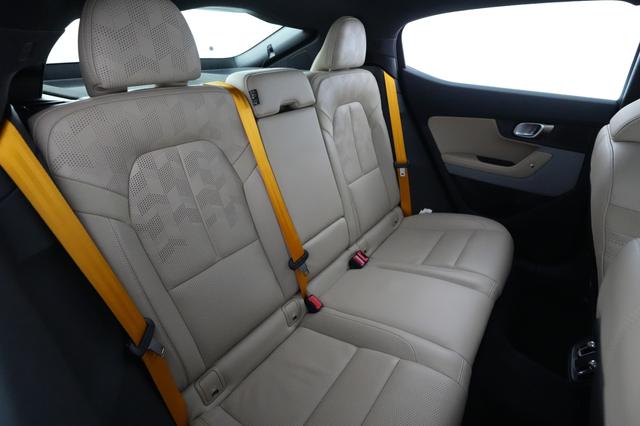 2022 Polestar 2 — photo 4 of 22
