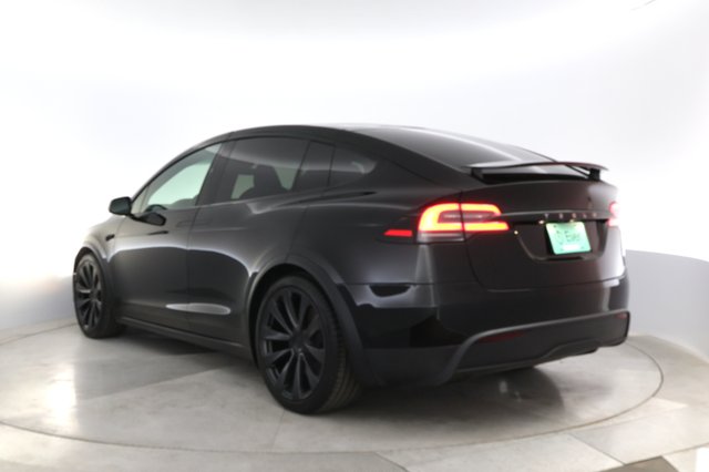 2023 Tesla Model X — photo 13 of 22