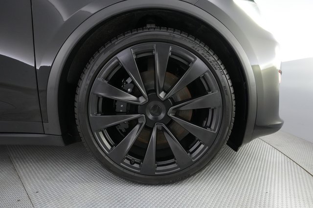 2023 Tesla Model X — photo 7 of 22