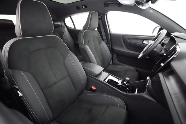 2023 Volvo C40 Recharge — photo 17 of 23