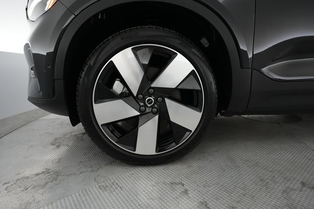 2023 Volvo C40 Recharge — photo 7 of 23
