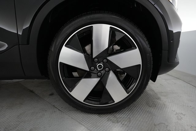 2023 Volvo C40 Recharge — photo 14 of 23