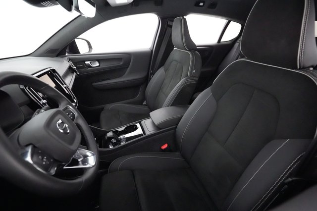 2023 Volvo C40 Recharge — photo 3 of 23