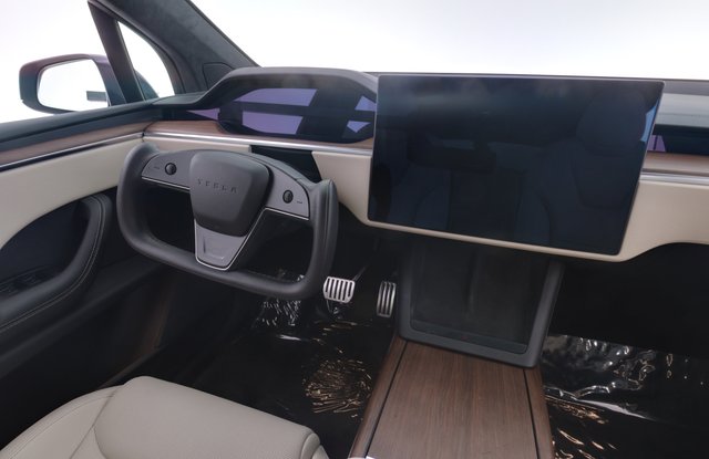 2023 Tesla Model X — photo 21 of 26