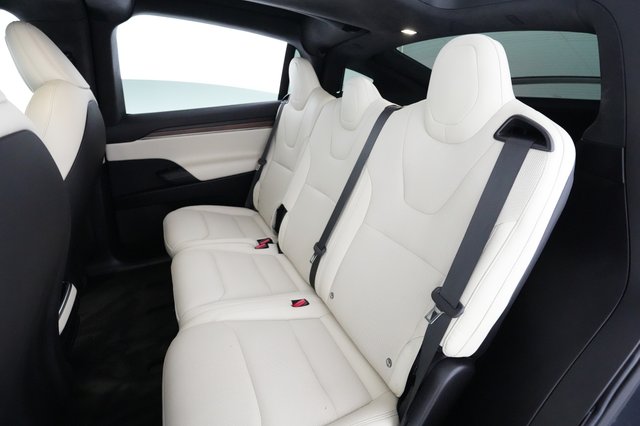 2023 Tesla Model X — photo 19 of 26