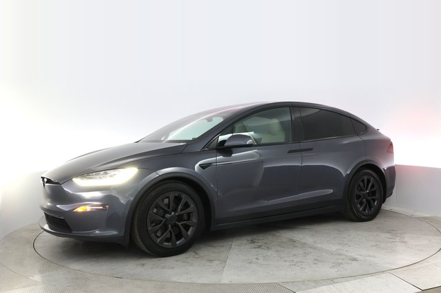 2023 Tesla Model X — photo 14 of 26