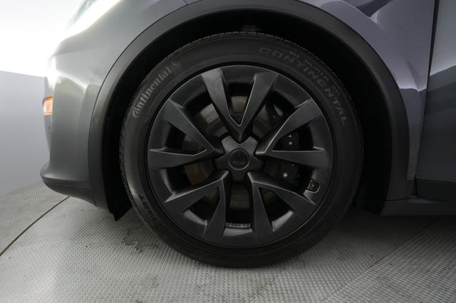 2023 Tesla Model X — photo 7 of 26