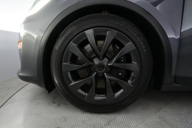 2023 Tesla Model X — photo 7 of 26
