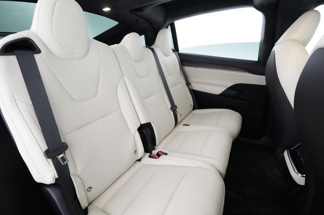 2023 Tesla Model X — photo 4 of 26