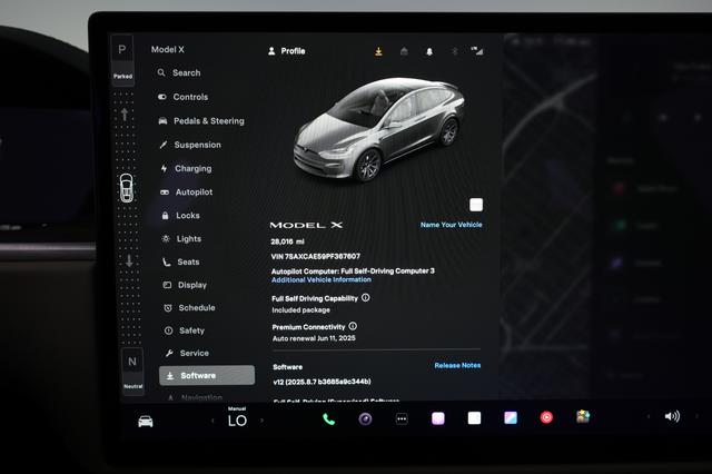 2023 Tesla Model X — photo 5 of 26