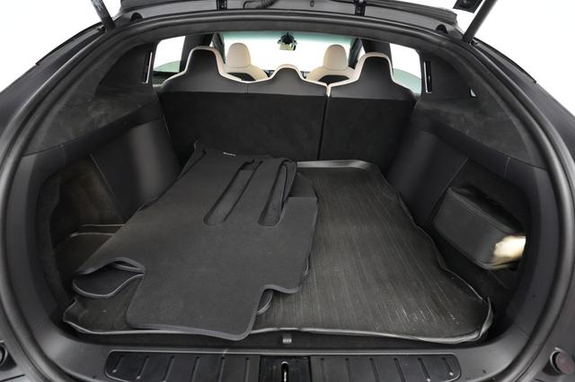 2023 Tesla Model X — photo 6 of 26
