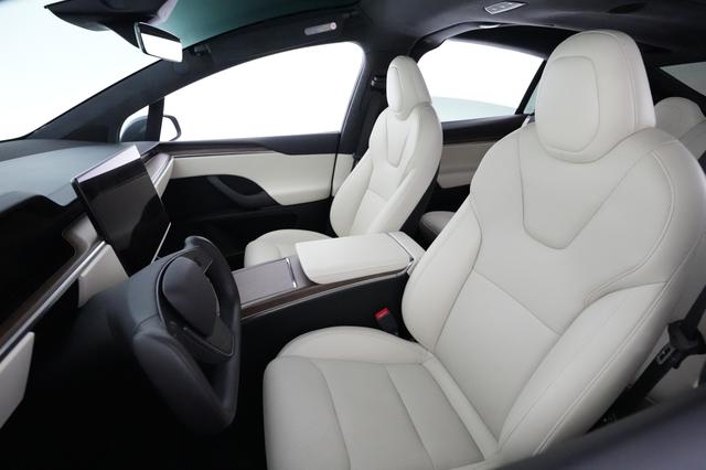 2023 Tesla Model X — photo 3 of 26
