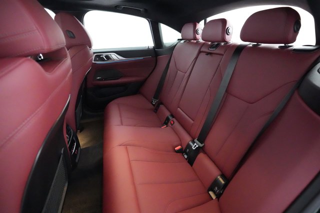 2024 BMW i4 — photo 19 of 24