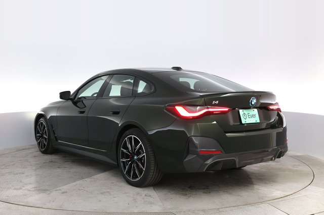 2024 BMW i4 — photo 13 of 24