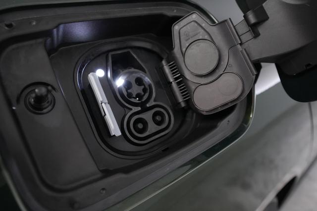 2024 BMW i4 — photo 8 of 24