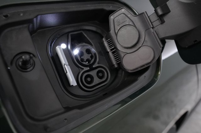 2024 BMW i4 — photo 8 of 24