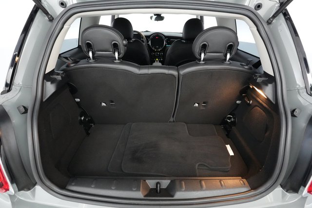 2023 MINI Cooper SE — photo 6 of 18