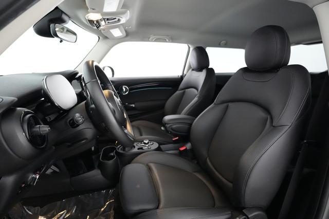 2023 MINI Cooper SE — photo 3 of 18