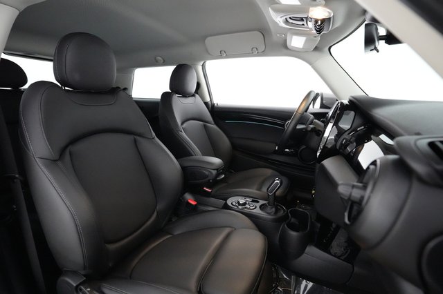 2023 MINI Cooper SE — photo 4 of 18