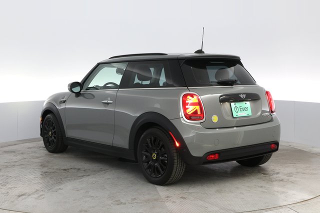 2023 MINI Cooper SE — photo 13 of 18
