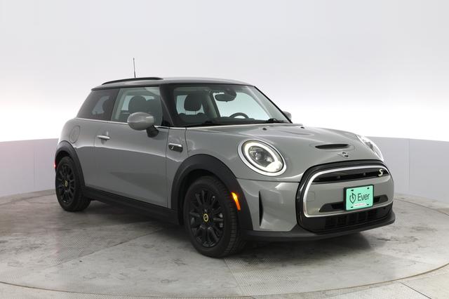 2023 MINI Cooper SE — photo 10 of 18