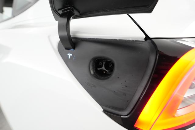 2023 Tesla Model 3 — photo 8 of 22