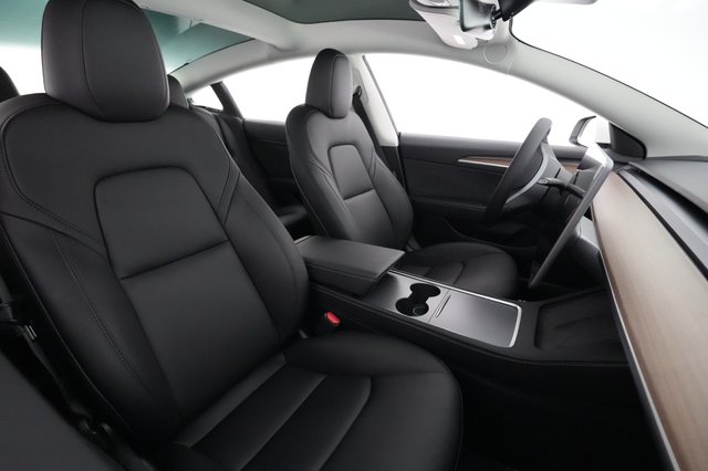 2023 Tesla Model 3 — photo 18 of 22