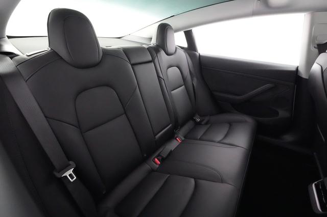 2023 Tesla Model 3 — photo 4 of 22