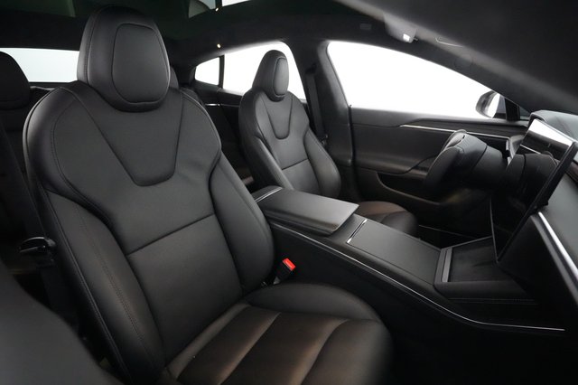 2022 Tesla Model S — photo 18 of 23